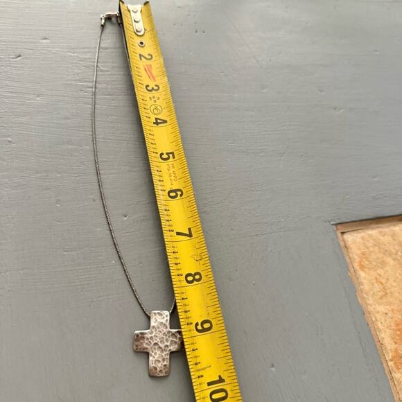 Silpada 925 Sterling Silver Hammered Cross Pendant & Necklace - Picture 5 of 9